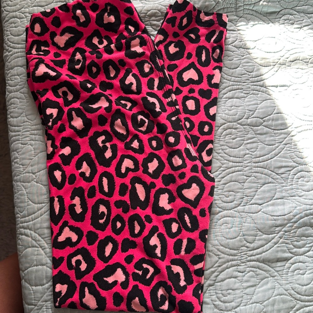 LuLaRoe pink leopard print leggings